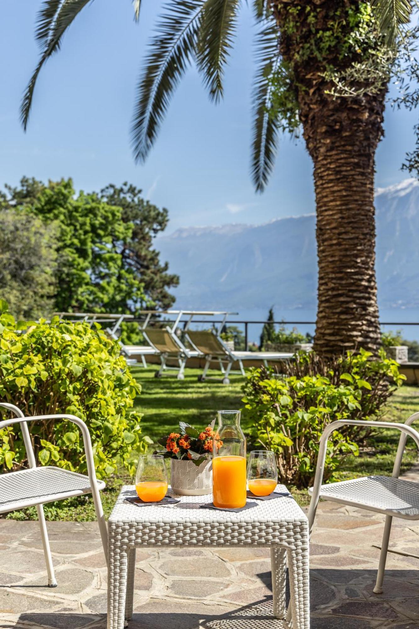 Hotel Meandro - Lake View Gargnano Exterior foto