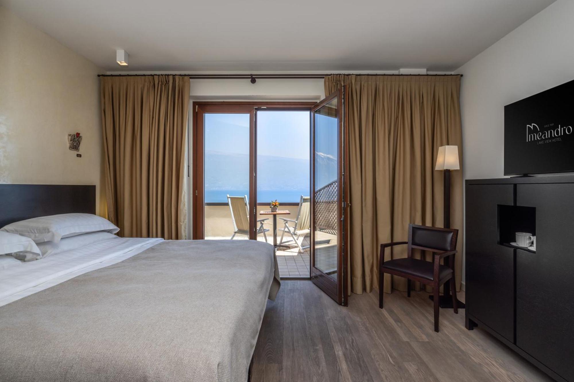 Hotel Meandro - Lake View Gargnano Habitación foto