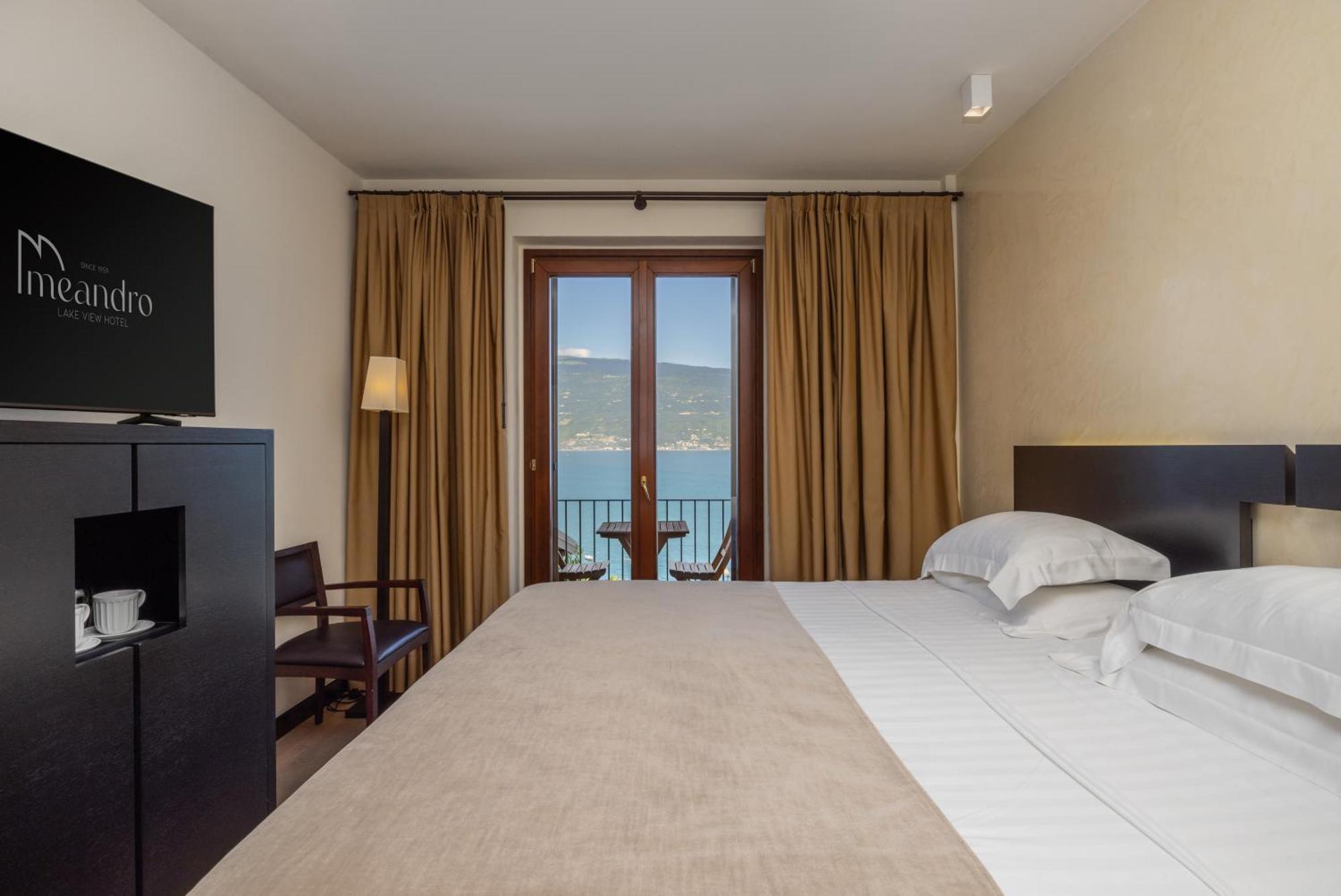 Hotel Meandro - Lake View Gargnano Exterior foto