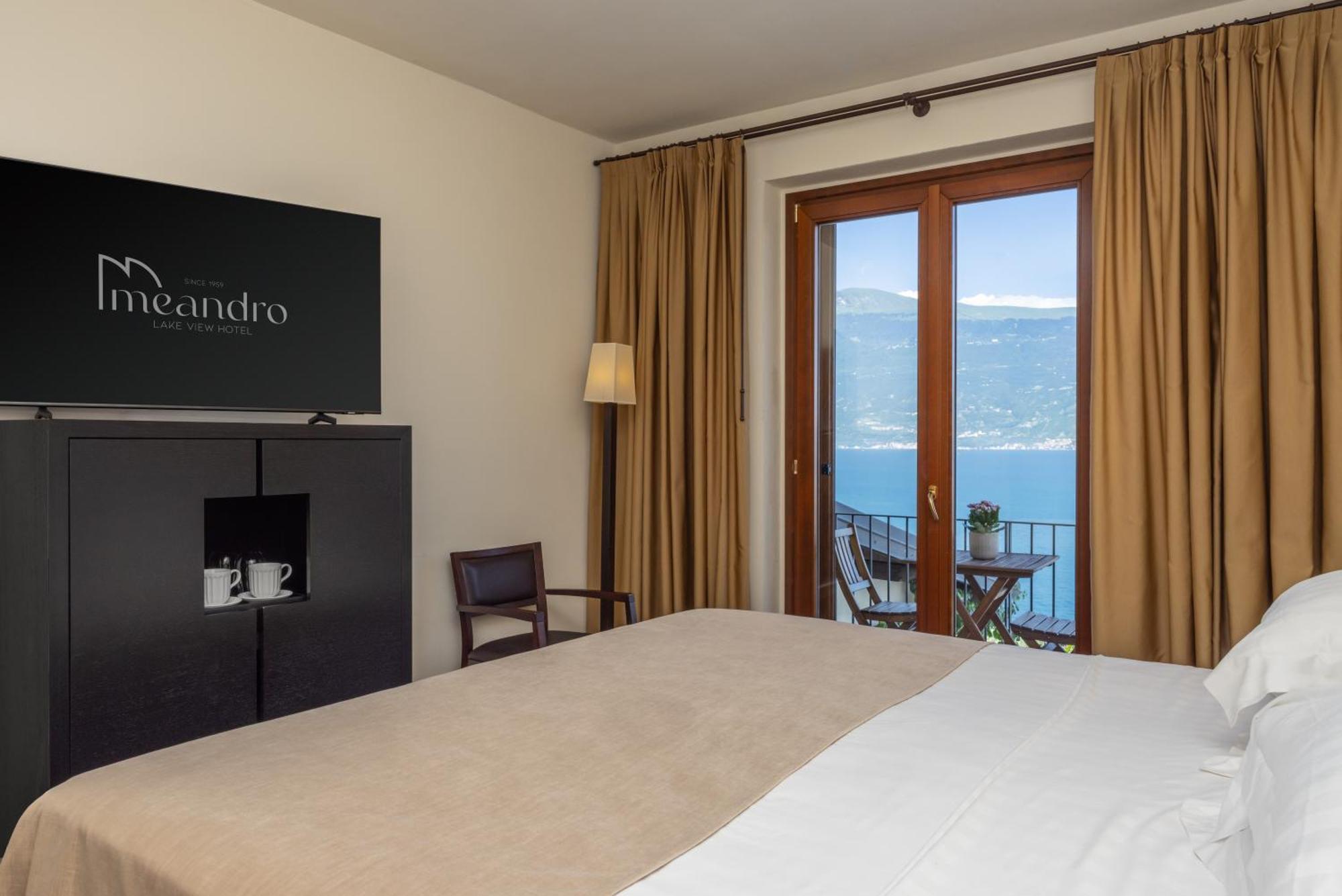 Hotel Meandro - Lake View Gargnano Exterior foto